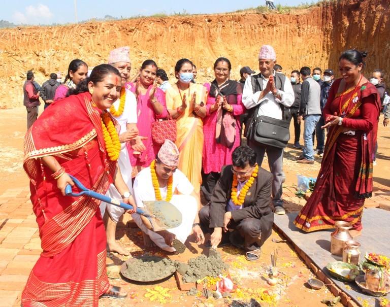 धुनिबेशी नगरपालिकाको जुगेडीमा प्रशासनिक भवनको शिलान्यास (फोटो फिचर )