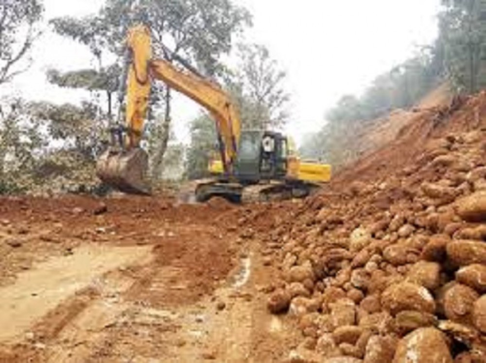 ककनीदेखि पिपलटारसम्मको सडक निर्माण उच्च अदालतका कारण अवरुद्ध