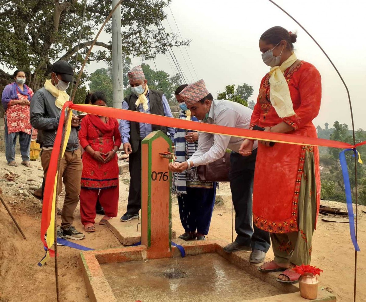 जिवनपुरमा बज्रकोट डिपबोरिङ खानेपानीको हस्तान्तरण, घर–घरमा धारो सहित पानी आएपछि स्थानिय खुसी
