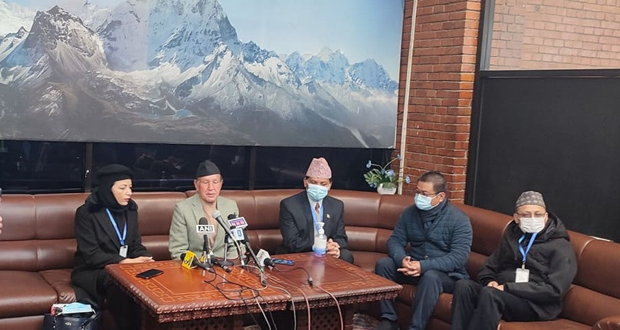 नेपाली टोली मानवीय सहायता सामग्री बोकेर अफगानिस्तान प्रस्थान
