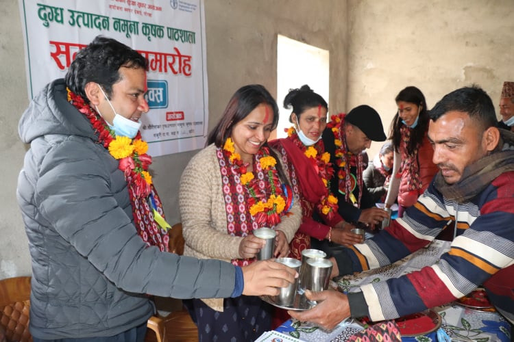 गजुरीको कुपिण्डेमामा दुग्ध उत्पादन नमुना कृषक पाठशाला समापन