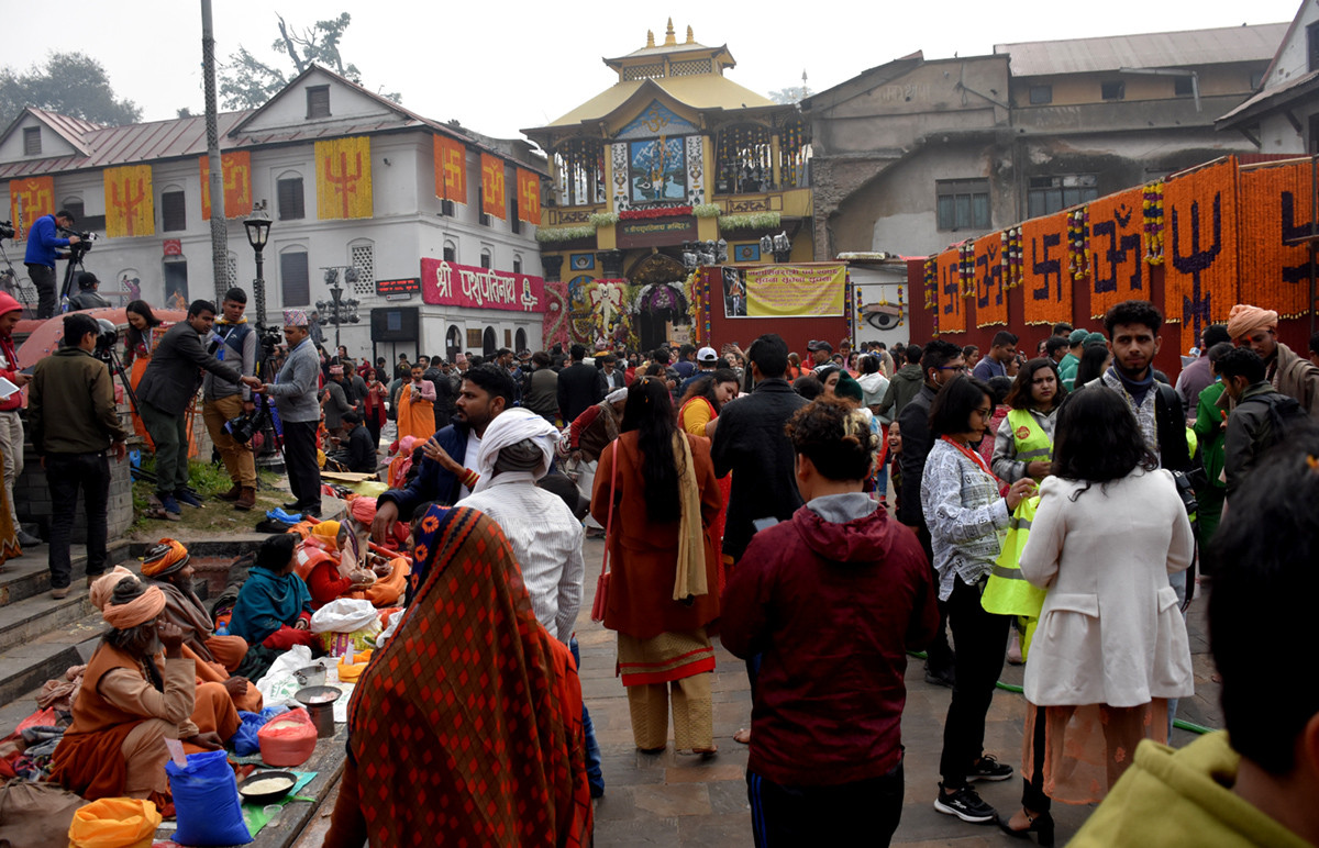 पशुपतिनाथ मन्दिरमा शिवरात्रिमा झण्डै १७ लाख भक्तजनद्धारा दर्शन