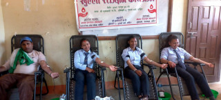 रेडक्रस सोसाइटी धुनिबेशी उपशाखाको रक्तदान कार्यक्रममा ५१ युनिट रगत सँकलन