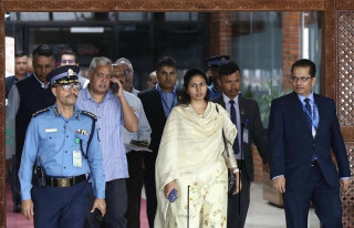 तनहुँ बस दुर्घटना घाइतेलाई भेट्न र मृतकहरुको शव लिन भारतका राज्यमन्त्री रक्षा खडेस काठमाण्डौमा