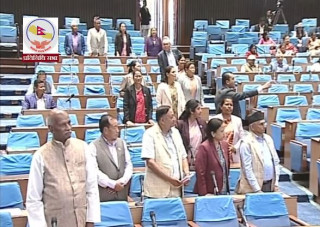 ‘हिंसा’ शब्द अभिलेखबाट हटाउन नपर्ने सभामुख देवराज घिमिरेको रुलिङ, संसद् बैठक स्थगित