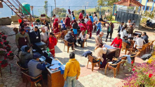 थाक्रे गाउँपालिका वडा नम्बर ४ मा भएको एकिकृत घुम्ती शिविरमा ३७८ जनाले लिए सेवा