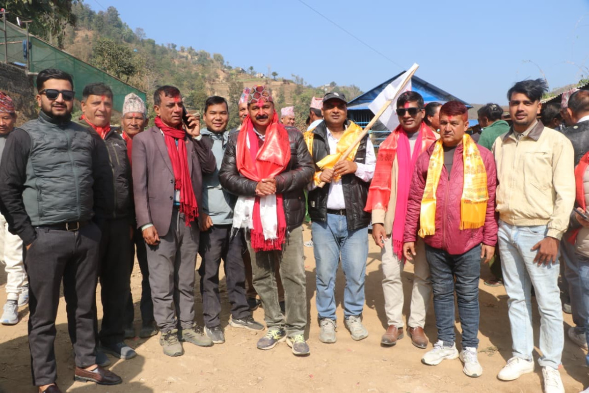 धादिङ–१ मा एमाले उम्मेदवार त्रिपाठीलाई विकासमुखी नीति ल्याउन मतदाताको आग्रह