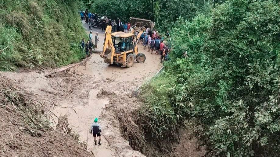 टोखा–छहरे सडकमा राति सवारी आवागमन बन्द