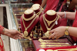 सुनको मूल्य सामान्य बढ्यो, आज कतिमा हुँदैछ कारोबार ?